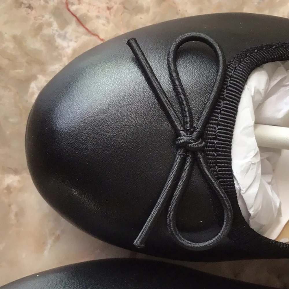 Color Black girls size 1 shoes
